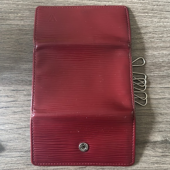 Authentic Louis Vuitton Bordeaux Epi Leather Key Holder - Picture 3 of 10